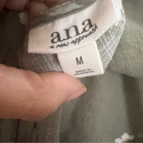 A.n.a. A New Approach Women's Size Medium Short Sleeve Blouse - Picture 4 of 8